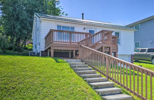 Morgantown Casa | Morgantown Home with Patio Near WVU Football!