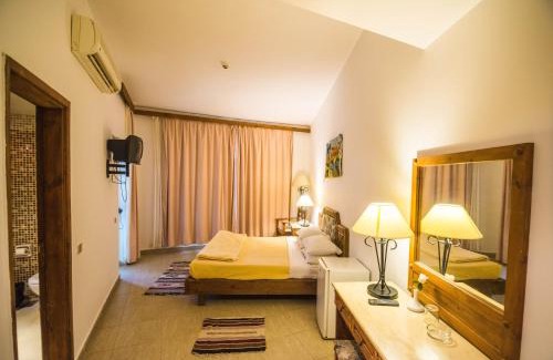 St. Catherine Hotel | Morgenland Holly Village