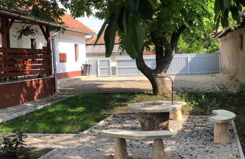 Mezokovesd Apartamento | Mormota Vendégház