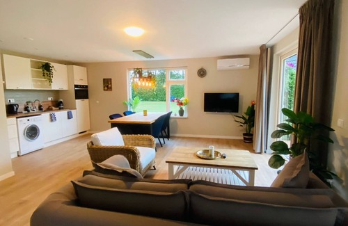 Apeldoorn Zuid Casa | Morning Glory: Huisje Forest. Stijlvolle en Luxe Accommodatie