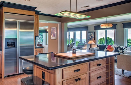 Laurel Park Casa | Morning Glow | Pet-Friendly, Mountain Getaway