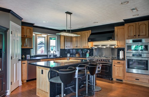 Laurel Park Casa | Morning Glow | Pet-Friendly, Mountain Getaway