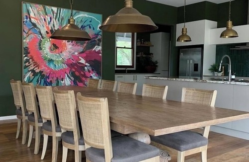 Balnarring Casa | Mornington Peninsula Escape. Tennis Court, Swimming Pool & Spa