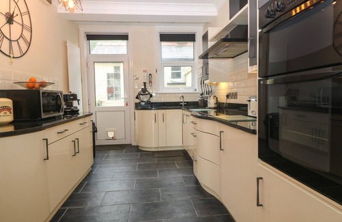 Barmouth Casa | MOROLWG, family friendly, with open fire in Barmouth