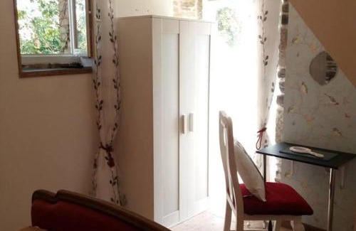 Mortain-Bocage Casa | Mortain-Bocage - 2-Bed Wisteria Cottage - Sleeps 4