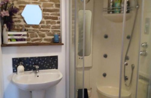 Mortain-Bocage Casa | Mortain-Bocage - 2-Bed Wisteria Cottage - Sleeps 4