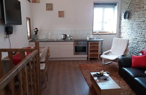 Mortain-Bocage Cabaña | Mortain-Bocage - 2-Bed Wisteria Cottage - Sleeps 4