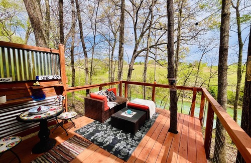 Sparta Cabina | Mosaic Cabin On the River, Downtown SPARTA TN!
