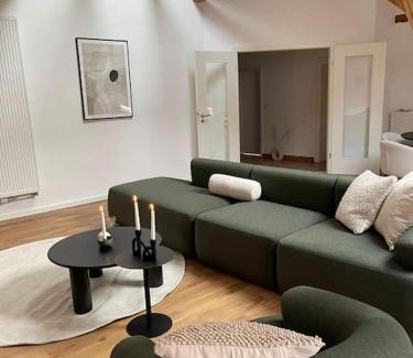 Uerzig Apartamento | Mosel-Charm - Urige Dachgeschosswohnung - 3 Schlafzimmer für 6 Personen - Liebevoll renoviert & gemütlich