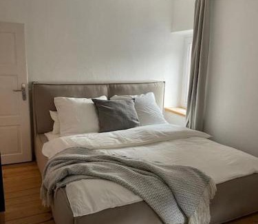 Uerzig Apartamento | Mosel-Charm - Urige Dachgeschosswohnung - 3 Schlafzimmer für 6 Personen - Liebevoll renoviert & gemütlich
