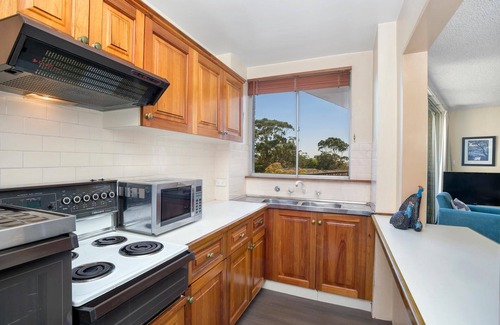 Mosman Apartamento | MOS72 - Encantador, cómodo y conveniente con vista frondosa pacífica.