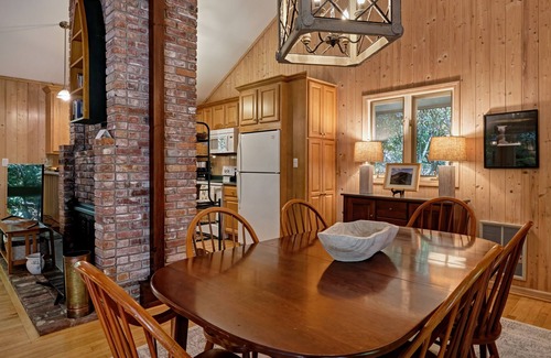 Cashiers Cabaña | Moss Cottage - a 3 bedroom, 3 bathroom High Hampton property with mountain views