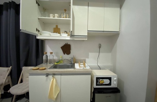 Legazpi Village Apartamento | Most Affordable Home in The Heart of Makati - Fast Wifi and Great Amenities