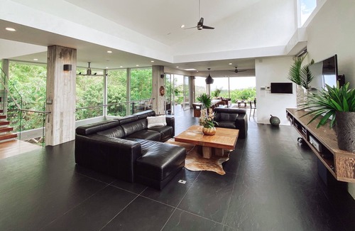 Downtown Honolulu Casa | Most Contemporary Estate in the heart of Honolulu Luxury Living