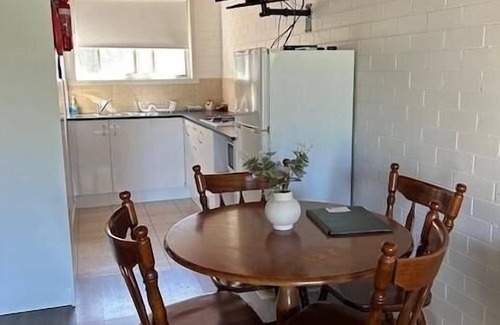 Thornton Apartamento | MOTEL 4 - Sleeps 4 - Queen bed, bunk set