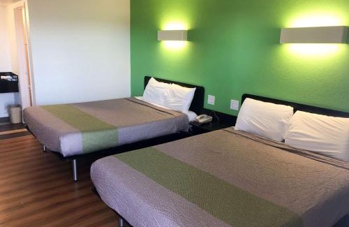 Barstow Hotel | Motel 6-Barstow, CA