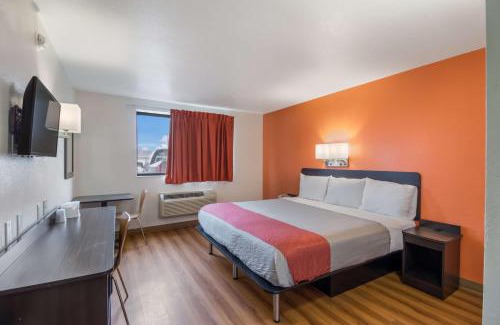 Fargo Hotel | Motel 6-Fargo, ND - West Acres - North Fargo