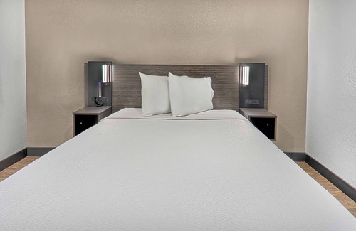 Lancaster Hotel | Motel 6 Lancaster, CA