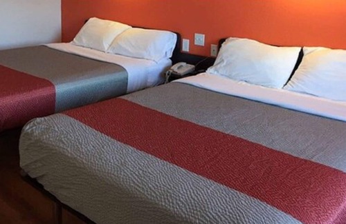 North Richland Hills Hotel | Motel 6 North Richland Hills, TX