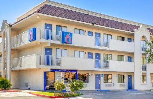 Interchange Square Hotel | Motel 6-Phoenix, AZ - West