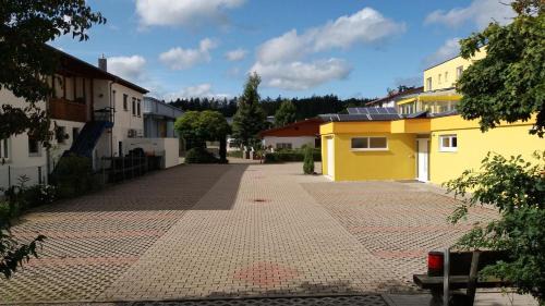 Neuhengstett Hotel | Motel Am Highway