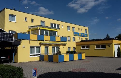 Neuhengstett Hotel | Motel Am Highway