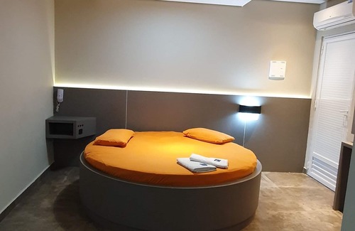 Weissopolis Hotel | Motel Passione