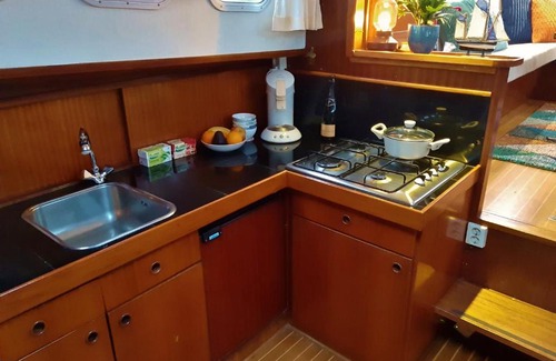 Amsterdam South Alquiler De Eote | Motor Yacht Almaz