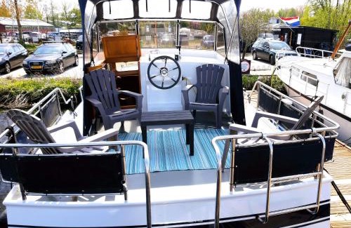Amsterdam South Alquiler De Eote | Motor Yacht Amazone