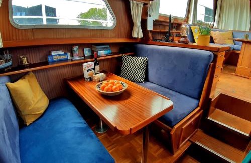 Amsterdam South Alquiler De Eote | Motor Yacht Amstelle