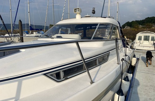 Port Bannatyne Alquiler De Eote | Motor Yacht on Isle of Bute. Ideal for couples, or families. In Marina.