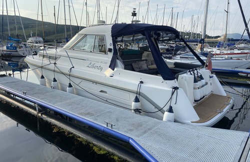 Port Bannatyne Alquiler De Eote | Motor Yacht on Isle of Bute. Ideal for couples, or families. In Marina.