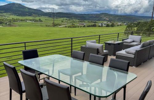 Spearfish Casa | Motorcycle-Themed Home in Spearfish with Hot Tub!