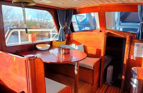 Amsterdam South Alquiler De Eote | Motorjacht Flint