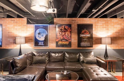 Warren Apartamento | Motown Chic + Movie Lounge >15 min to Detroit