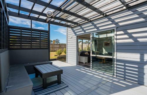 Motuoapa Casa | Motuoapa Getaway - Lake Taupo Holiday Home