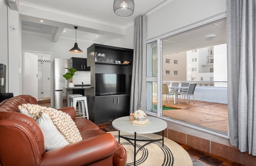 Green Point Apartamento | Mouille Point Beach Front Apartment with Views