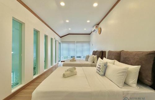 Taman Mount Austin Casa | Mount Austin Landed Homestay 16pax Karaoke Jacuzzi BBQ by Stayrene
