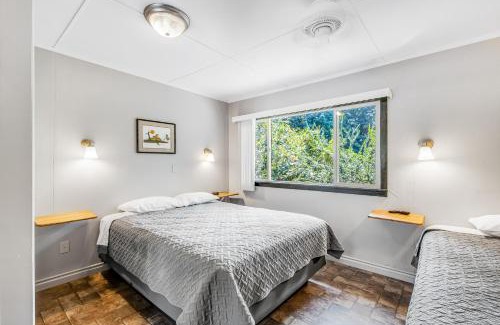 Quilcene Casa | Mount Ellinor, Room 11 at Mount Walker Inn