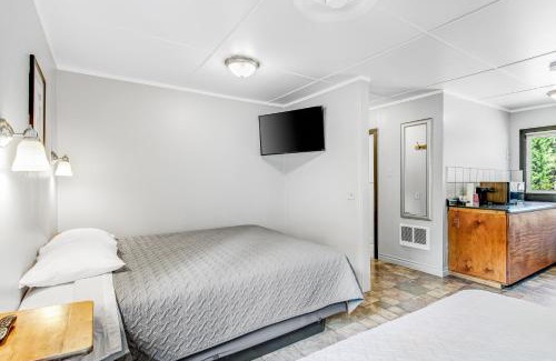 Quilcene Casa | Mount Ellinor, Room 11 at Mount Walker Inn