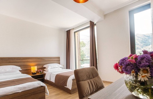 Stepantsminda Hotel | Mount Inn Kazbegi