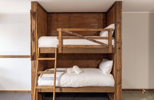 Mount Mee Cabina | Mount Mee Country Lodge