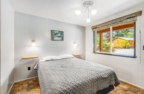 Quilcene Casa | Mount Washington Room 2 at Mount Walker Inn