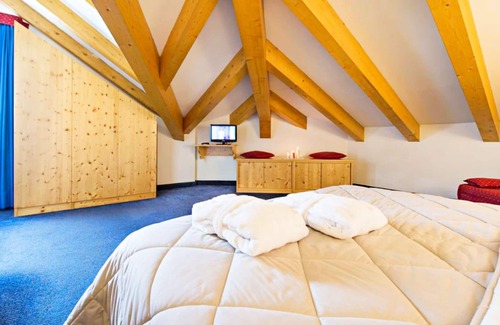 San Martino di Castrozza Condominio | Mountain Style 1BR Overlooking Pale di San Martino