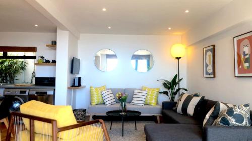 Cape Town City Centre Casa | Mountain and Harbour Views - Grand Vue Cottage