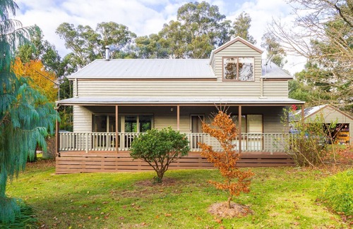 Marysville Casa | MOUNTAIN ASH LODGE set amongst the trees