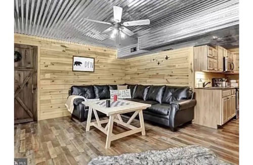 Wardensville Apartamento | Secluded, Hot Tub, Gameroom, Fire Pit, Mountain View