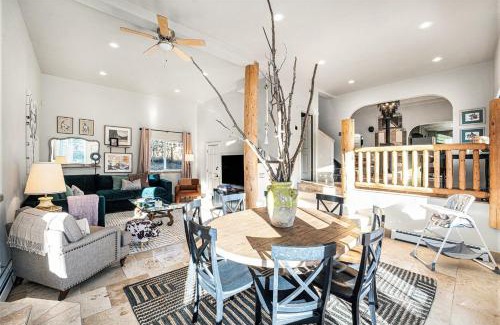 Bailey Casa | Mountain Cabin W Balcony Views & Hot Tub