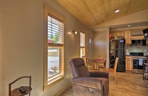 Woodland Park Apartamento | Mountain Cabin, Walk to Dining/Memorial Park!