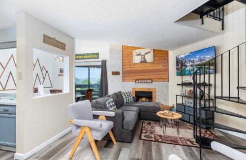 Gatlinburg Casa | Mountain Calling - Resort Pool, WIFIO, 685 FREE tickets each paid day!